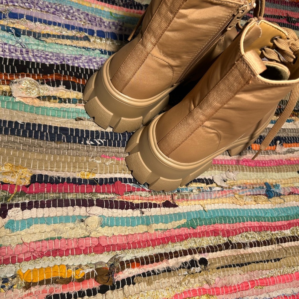 Steve Madden Camel 🐪 Tan Lace Up Combat Boots Size 8.5 - Picture 3 of 4